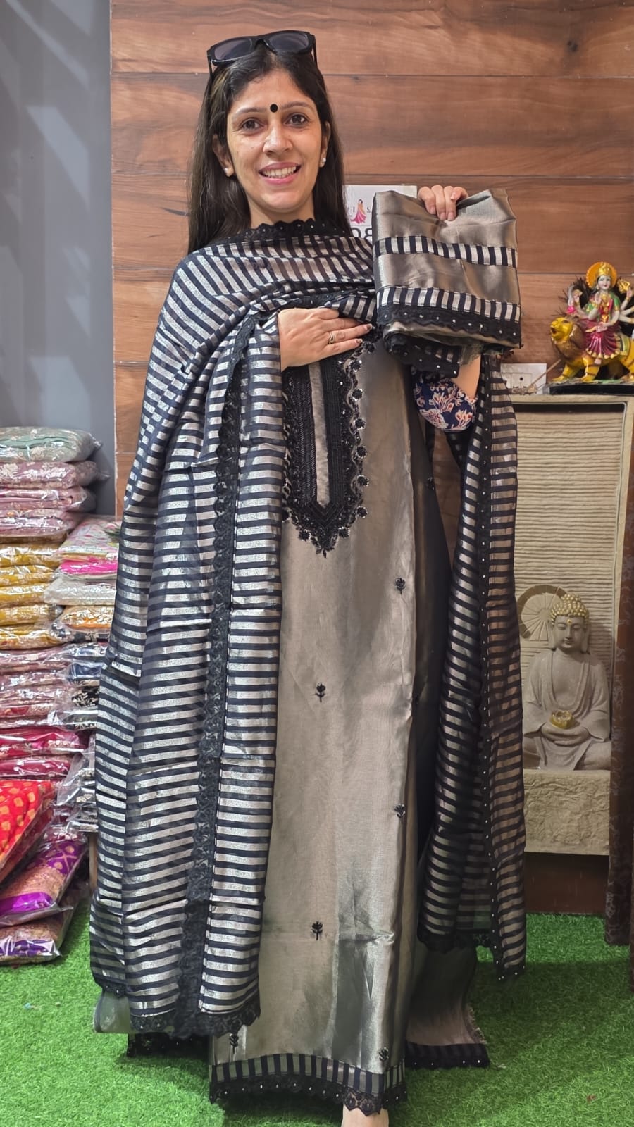 Must buy Exclusive Giraff Silk ( Suit no 10)