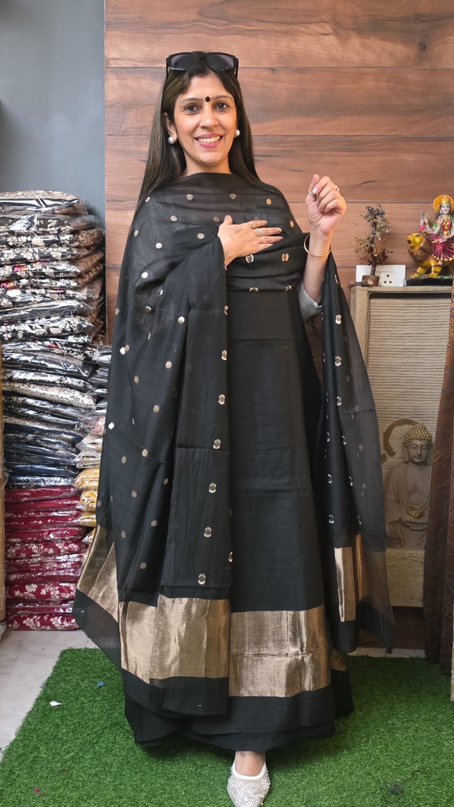 Exclusive Classy Black Beauty Pure Maheshwari Silk