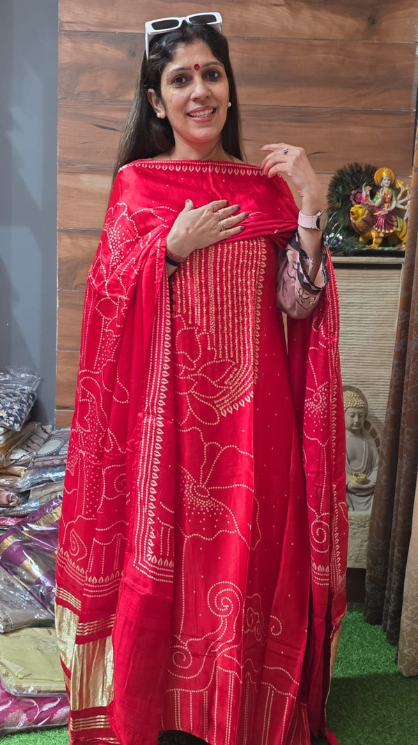 Beautiful ladies ke liye Exclusive Red Gajji Silk ( 24oct )